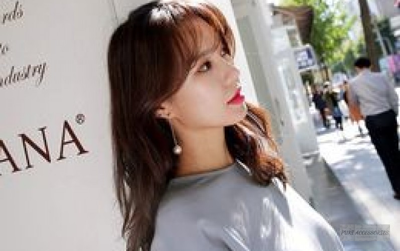 Chọn đúng đôi khuyên tai phù hợp sẽ giúp bạn thăng hạng nhan sắc lên bội phần.