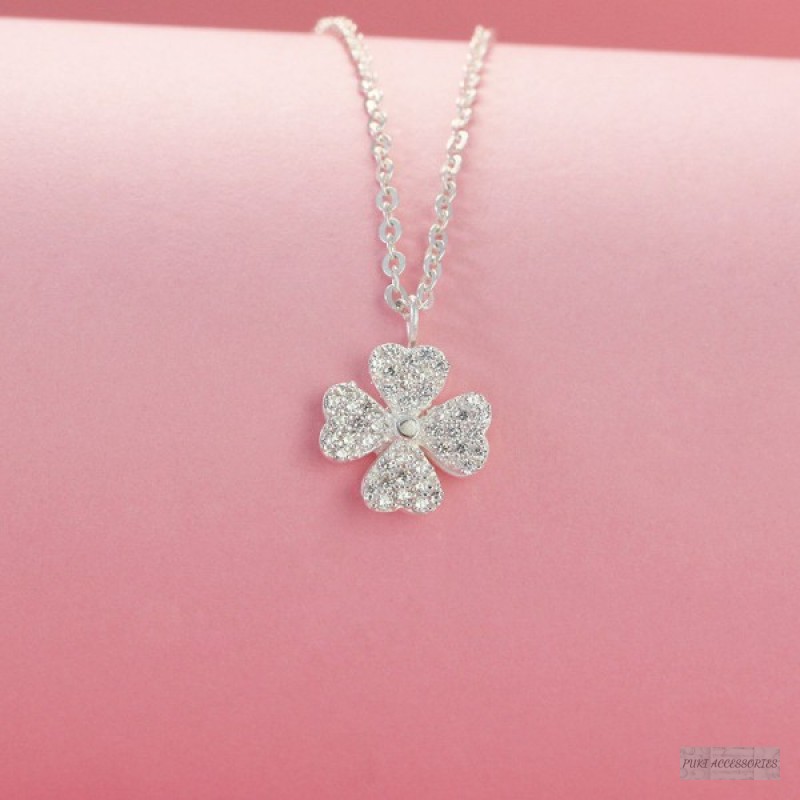 Dây chuyền cỏ 4 xoay đính đá trắng